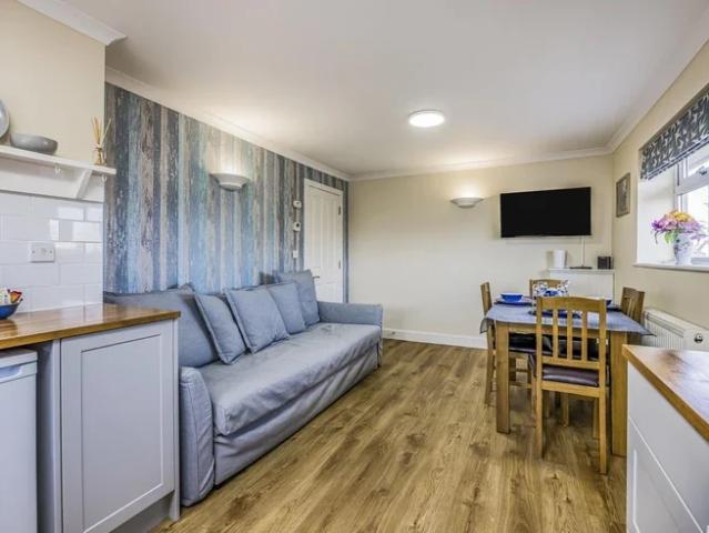 Flat for rent in Littlecote, West Sussex