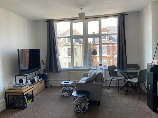 Flat for rent in Royal Borough of Kingston upon Thames, Greater London
