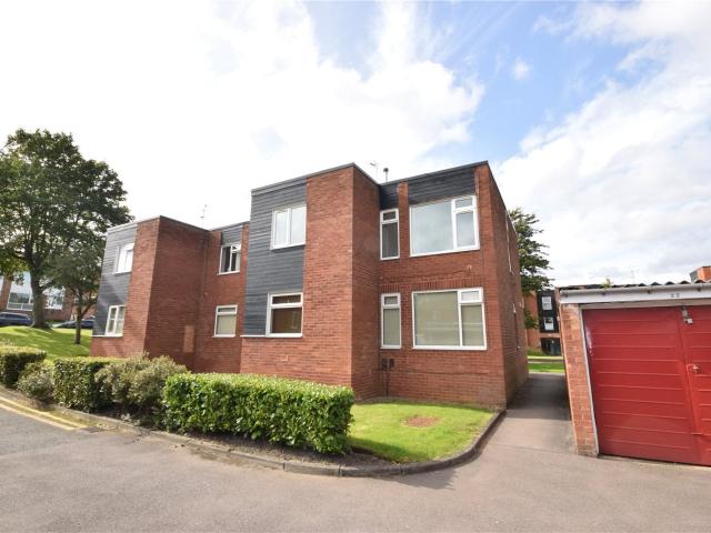 Flat for rent in Alwoodley, West Yorkshire