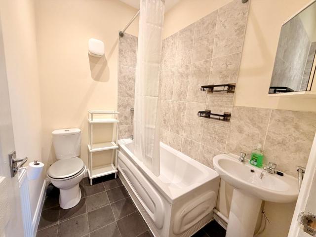 Flat for rent in Abington, Northampton