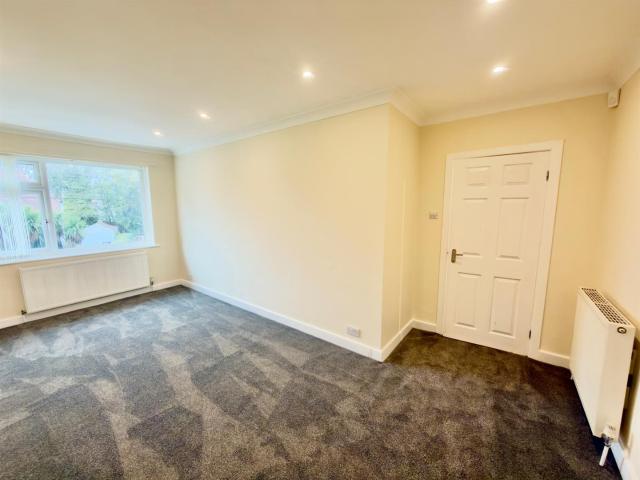 Flat for rent in Moor Allerton, Leeds