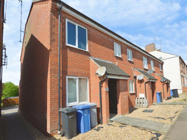 Flat for rent in Desborough