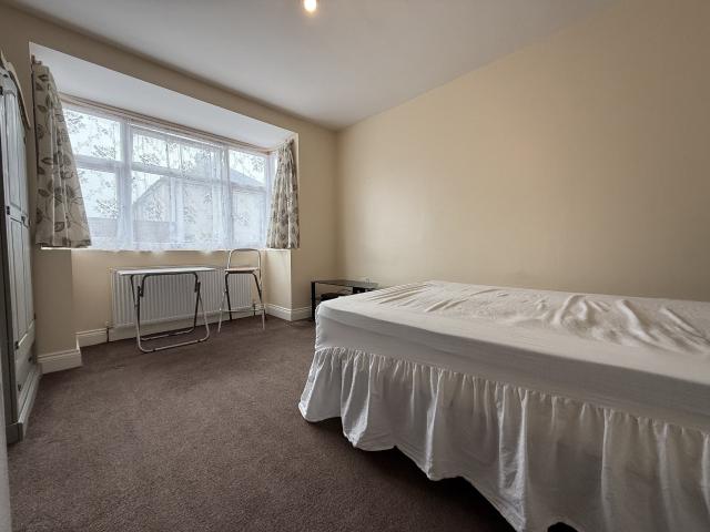 Flat for rent in London Borough of Hounslow, Osterley