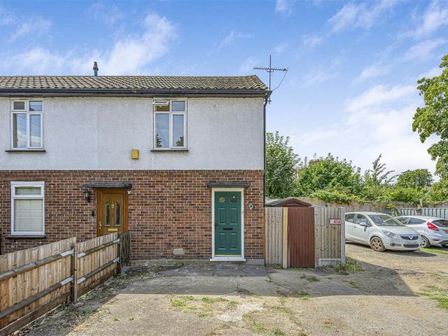 Flat for rent in Chingford, Greater London