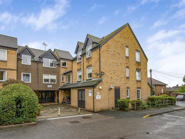 Flat for rent in Chingford Green, Greater London