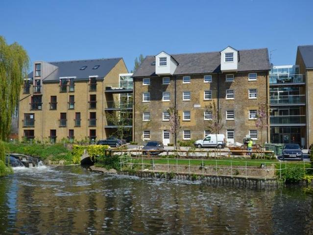 Flat for rent in Denham, Denham