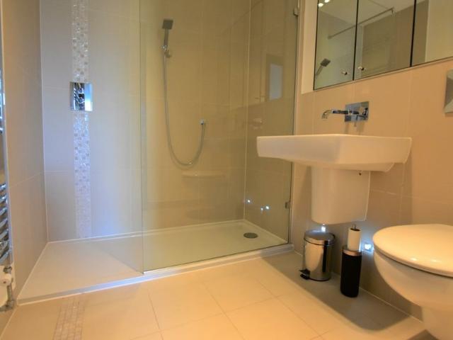 Apartment for rent in Denham, Denham