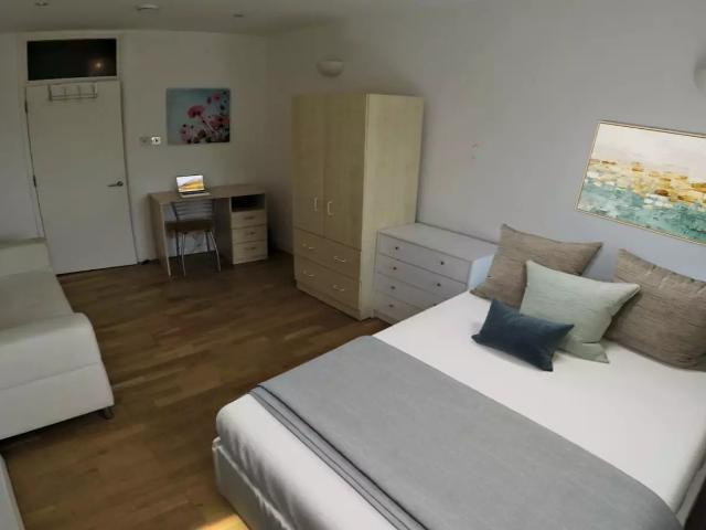 Flat for rent in Streatham Hill, Greater London