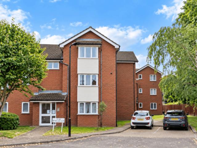 Flat for rent in London Borough of Ealing, Greater London