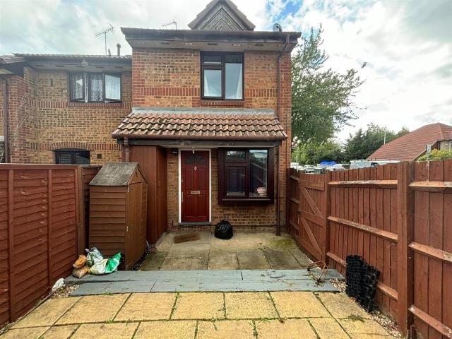 Flat for rent in London Borough of Hillingdon, Greater London