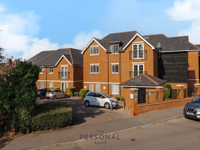 Flat for rent in Stoneleigh, Ewell