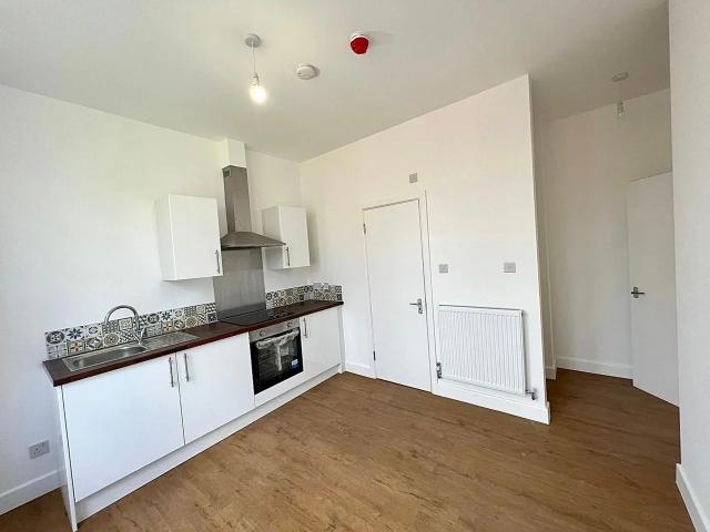 Flat for rent in Hampton Wick, Greater London