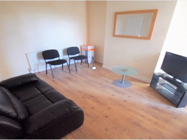Flat for rent in Ball Hill, West Midlands