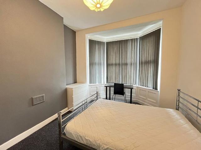 Flat for rent in West End, Old Wharf