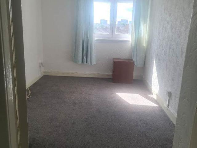 Flat for rent in Clydebank, Scotland