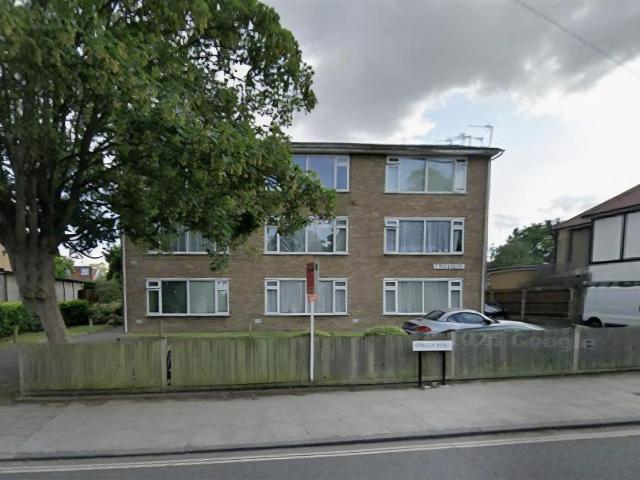 Flat for rent in Whitton, Greater London