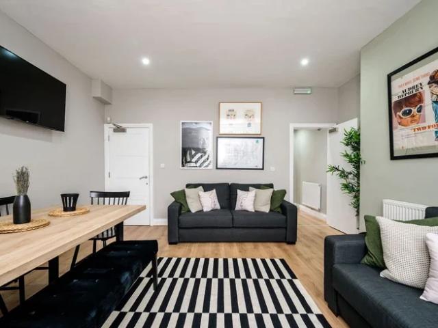 Flat for rent in Chinatown, Calderstones