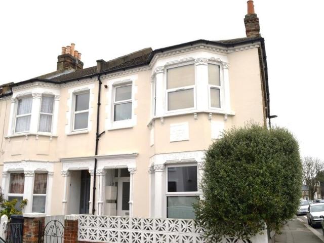 Flat for rent in Lower Sydenham, Greater London