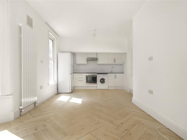 Flat for rent in West Norwood, Greater London