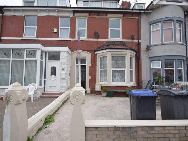 Flat for rent in Knowle, Blackpool