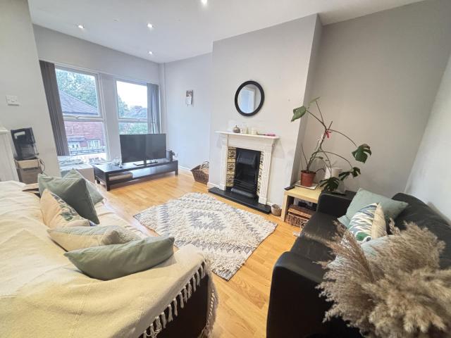 Flat for rent in Burley, West Yorkshire