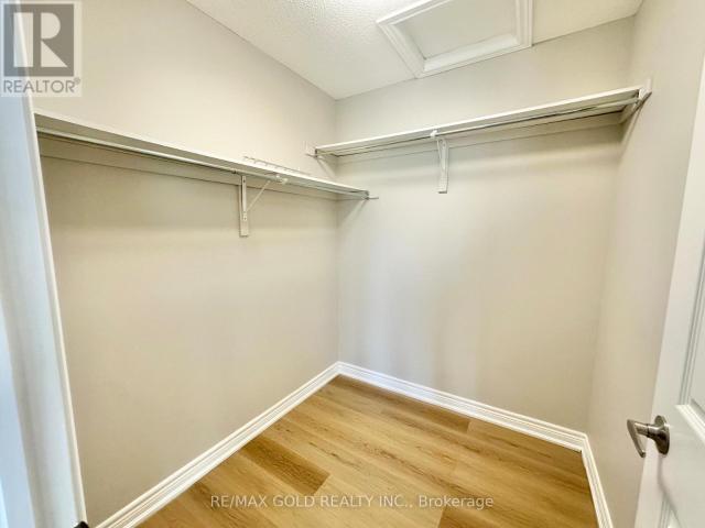 House for rent in Oakville