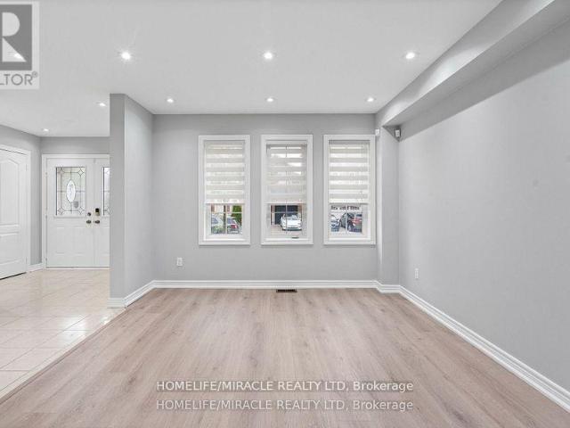 House for rent in Oakville House for rent in Oakville