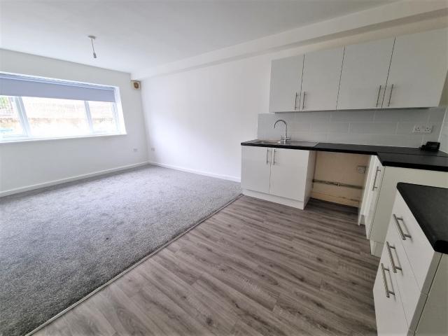 Flat for rent in Ladyhill, Wales