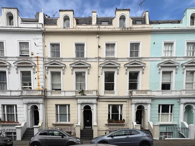 Flat for rent in North Kensington, Greater London