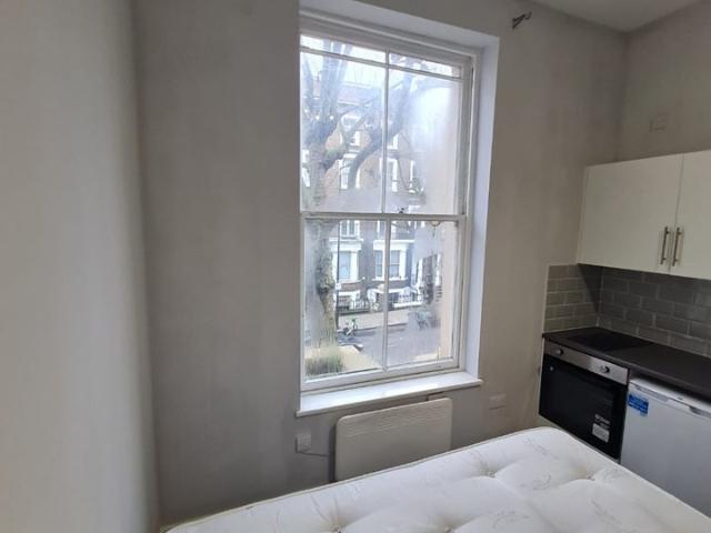 Flat for rent in North Kensington, Greater London