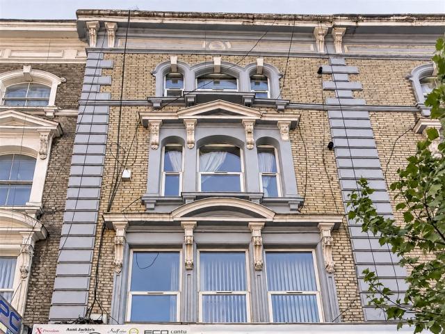 Flat for rent in Royal Borough of Kensington and Chelsea, Greater London