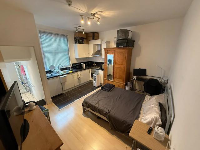 Flat for rent in London Borough of Islington, Greater London