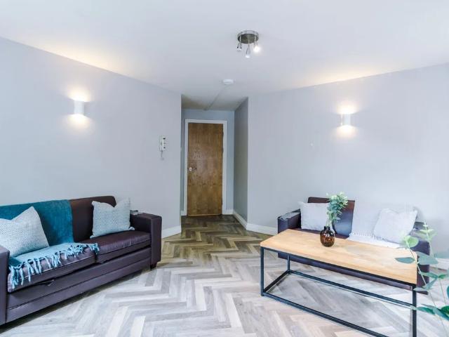 Flat for rent in Fallowfield, Manchester