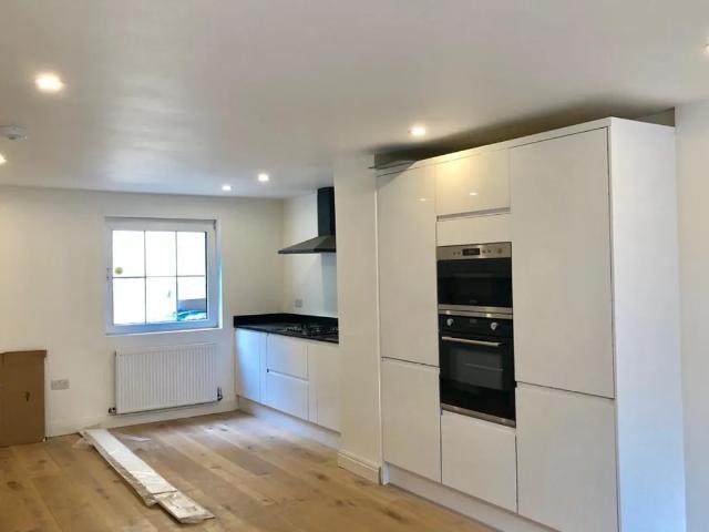 Flat for rent in Watford Heath, North Watford