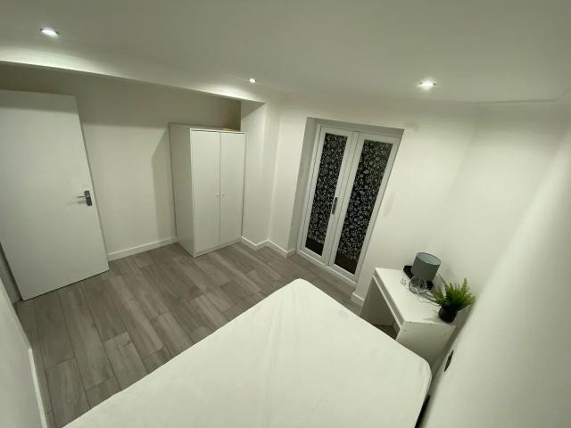 Flat for rent in London Borough of Lewisham, Ladywell
