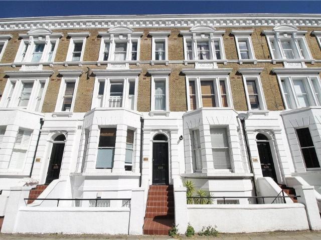 Flat for rent in Brook Green, Greater London