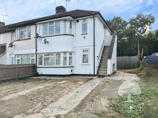 Flat for rent in Slough