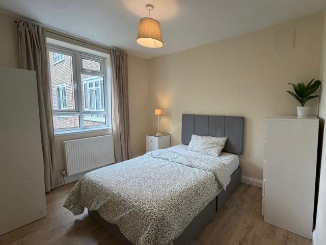 Flat for rent in London Borough of Hammersmith and Fulham, Greater London