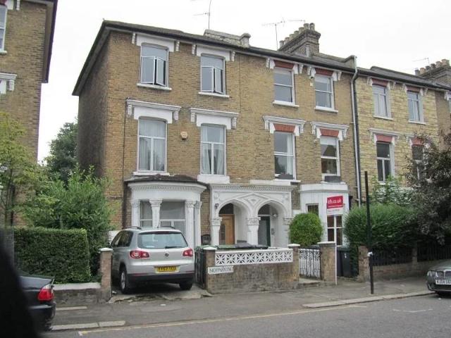 Flat for rent in Stroud Green, Greater London