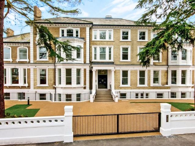 Flat for rent in Surbiton, Greater London