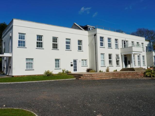Flat for rent in Llanbeder, Newport