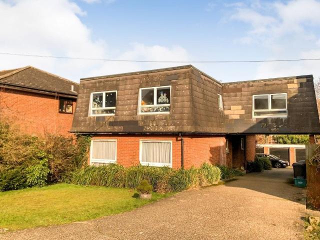 Flat for rent in Chalfont St. Peter, Denham
