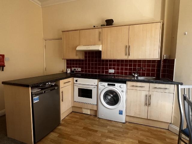 Flat for rent in Lansdowne, Springbourne
