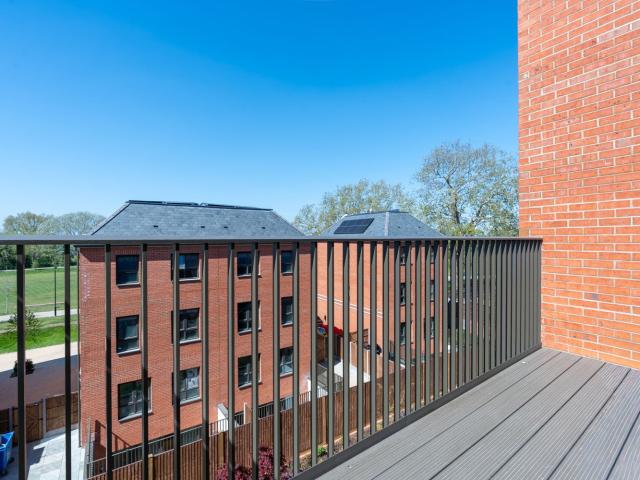 Flat for rent in Springfield Village, Greater London