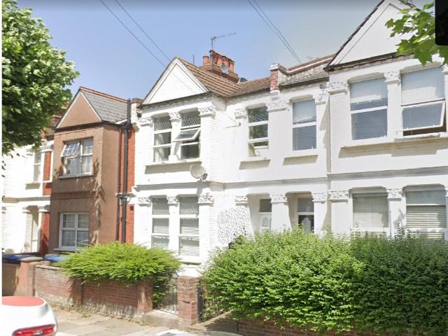 Flat for rent in Cricklewood, Greater London