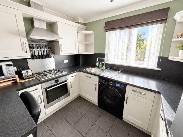 Flat for rent in Lower Feltham, Greater London