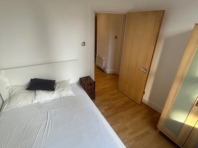 Flat for rent in Victoria Park Village, Greater London