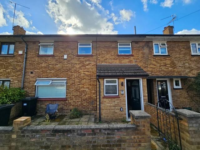 Flat for rent in Stockley Est., Greater London