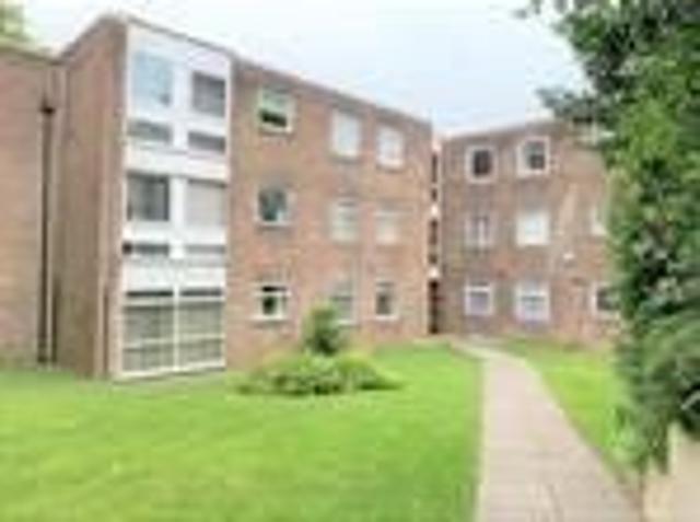 Flat for rent in Blackford Bridge, Bury