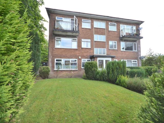 Flat for rent in Whitefield, Bury